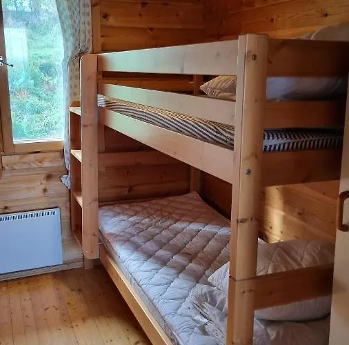 Lomariihi 11 * Muurame